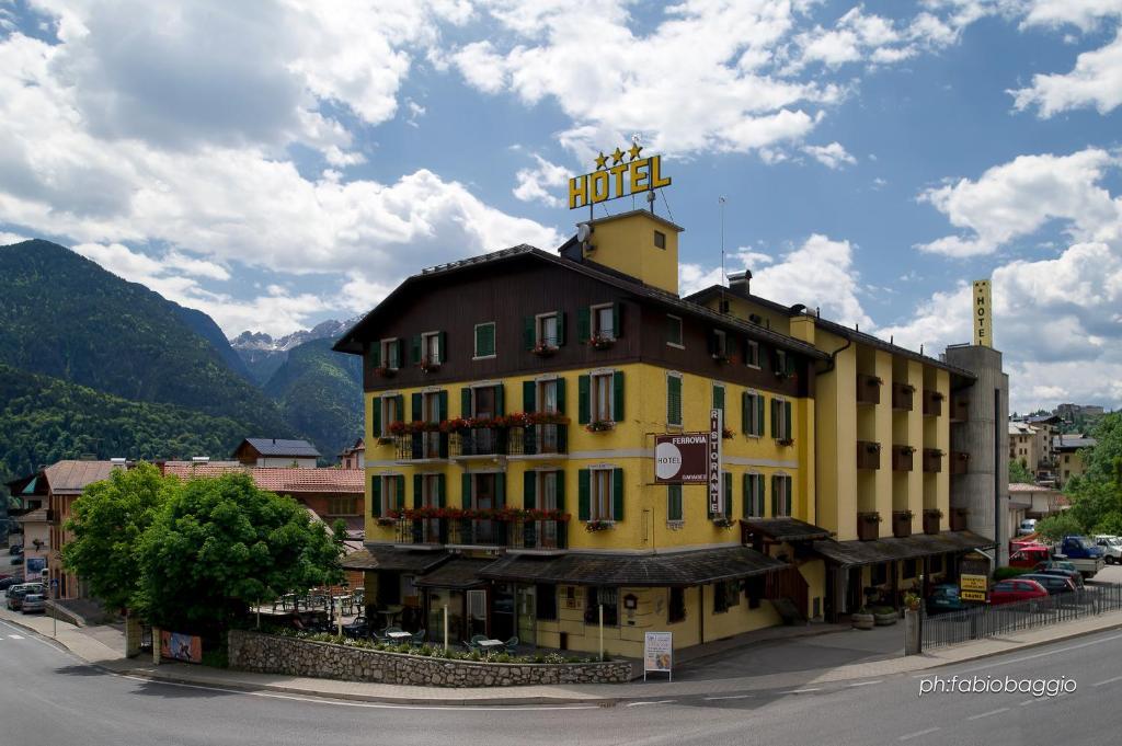 Hotel Ferrovia Calalzo di Cadore Exterior foto